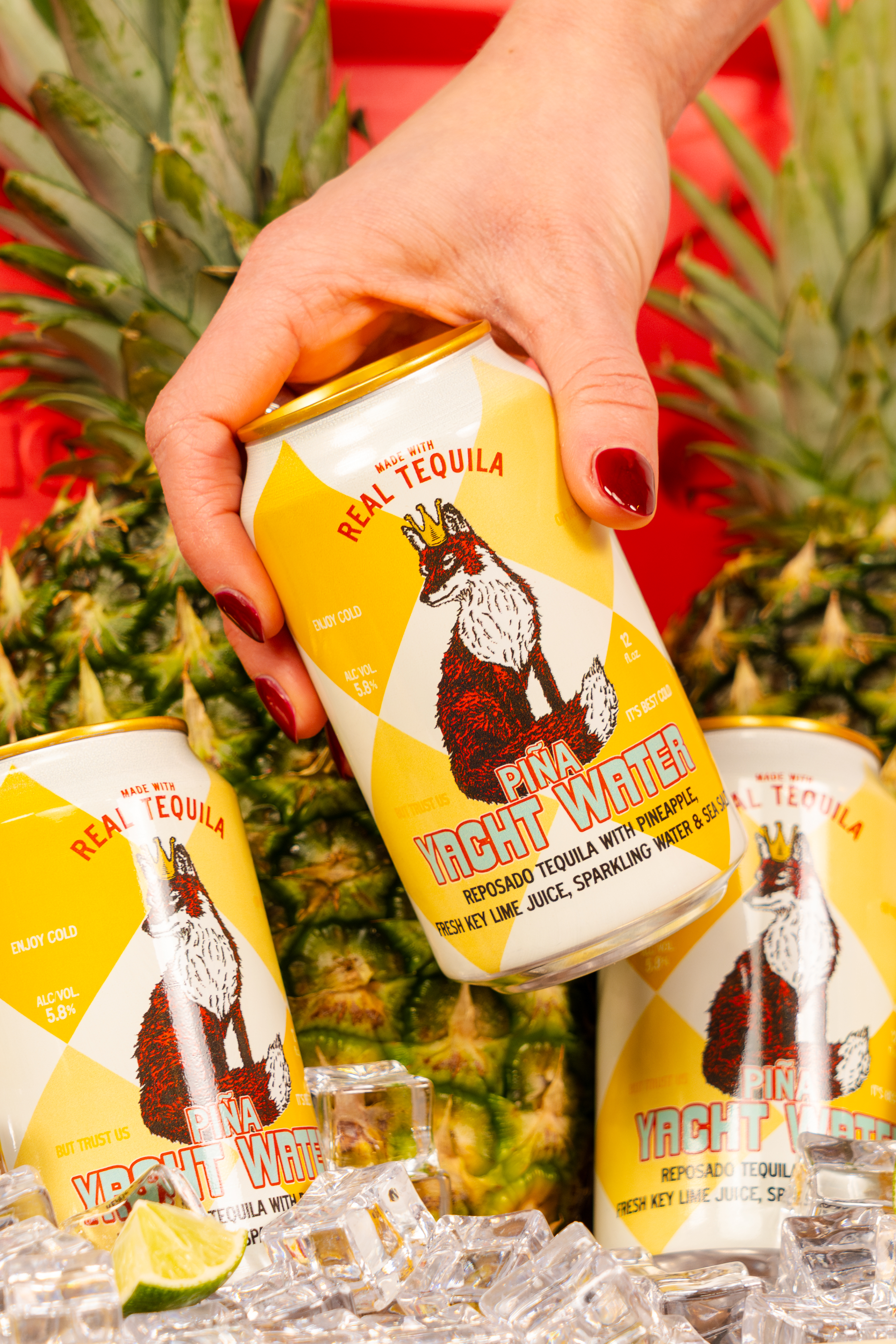 Piña Yacht Water product photo